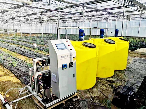 Intelligent water and fertilizer integrated machine
