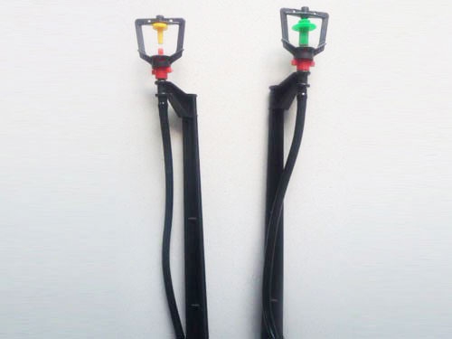 Ground insertion rotary micro spray