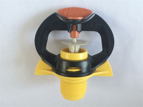 Full circle rotating micro nozzle